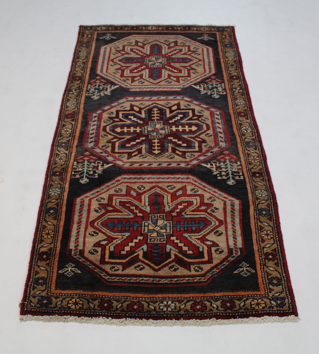 Handmade Antique, Vintage oriental Persian Sarab rug - 160 X 73 cm