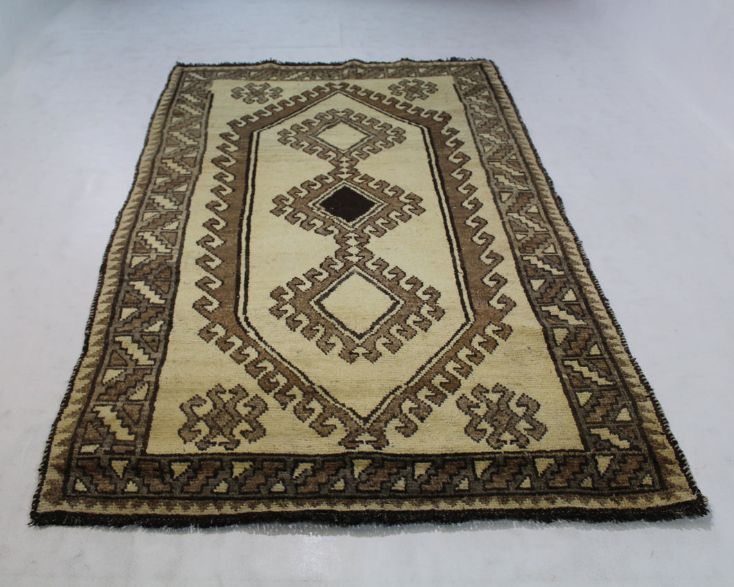 Handmade Antique, Vintage oriental Persian Gabeh rug - 260 X 133 cm