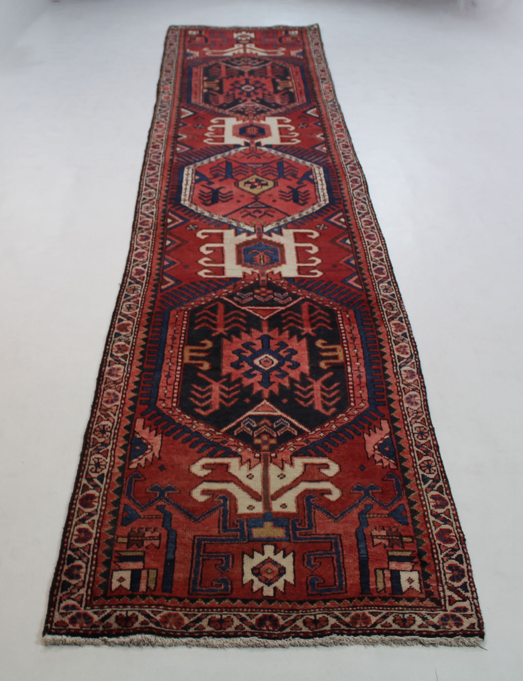 Handmade Antique, Vintage oriental Persian Heris rug - 415 X 85 cm
