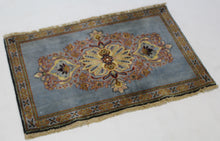 Load image into Gallery viewer, Handmade Antique, Vintage oriental Persian Kashan rug - 52 X 76 cm
