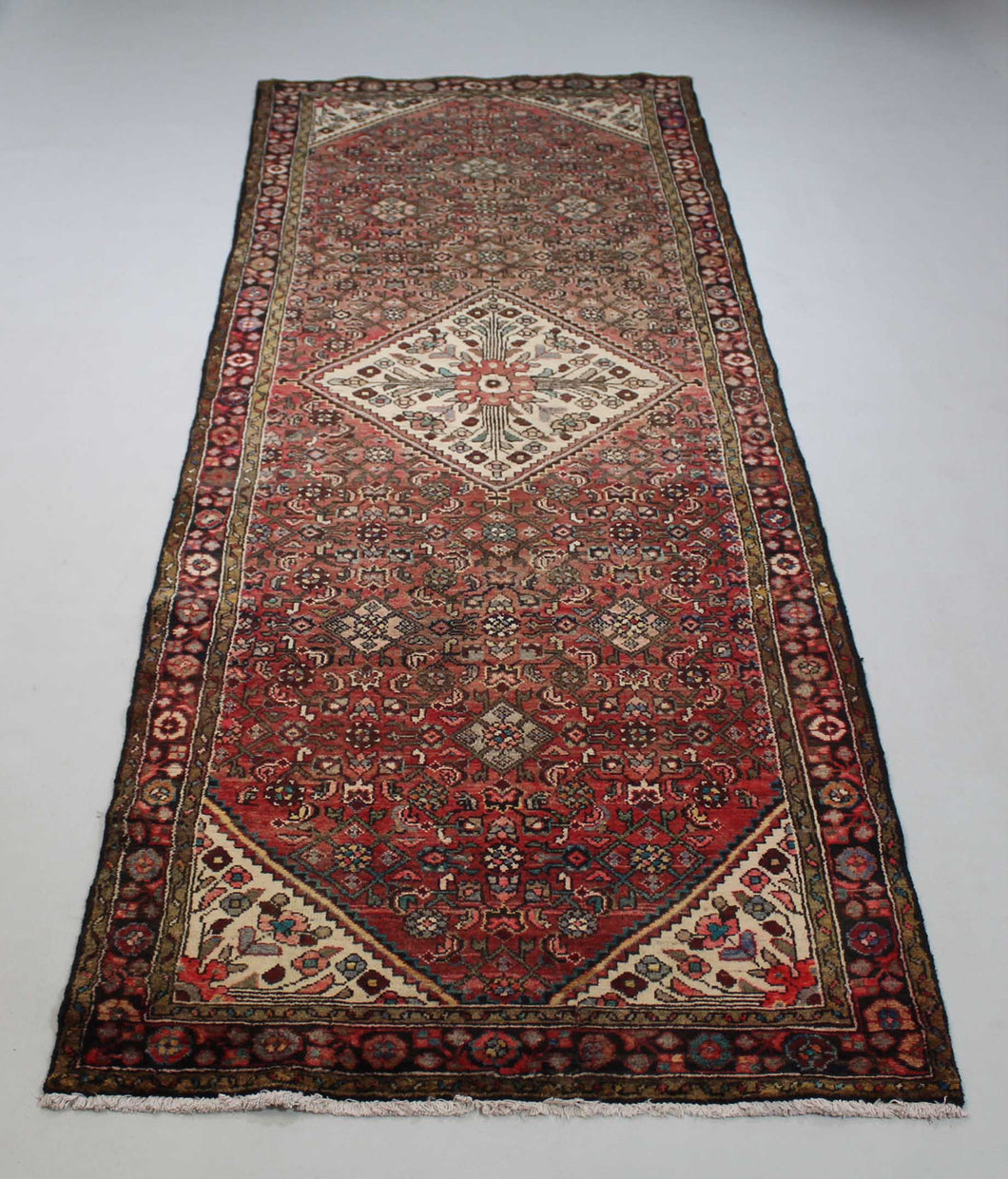 Handmade Antique, Vintage oriental Persian Hosinabad rug - 337 X 105 cm