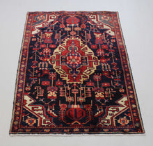 Load image into Gallery viewer, Handmade Antique, Vintage oriental Wool Persian \Hamedan rug - 155 X 94 cm
