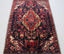 Load image into Gallery viewer, Handmade Antique, Vintage oriental Wool Persian \Hamedan rug - 155 X 94 cm
