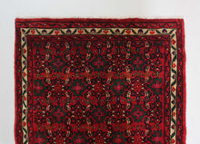 Load image into Gallery viewer, Handmade Antique, Vintage oriental wool Persian \Hosinabad rug - 125 X 98 cm
