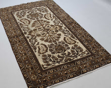 Load image into Gallery viewer, Persian Antique, Vintage oriental rug - Tabriz 192 x 116 cm
