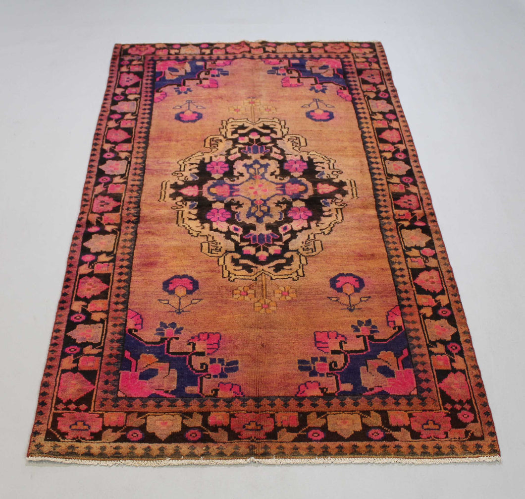Handmade Antique, Vintage oriental wool Persian \Vis rug - 205 X 120 cm