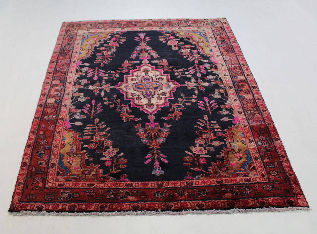 Handmade Antique, Vintage oriental Persian Handmade rug - 190 X 145 cm